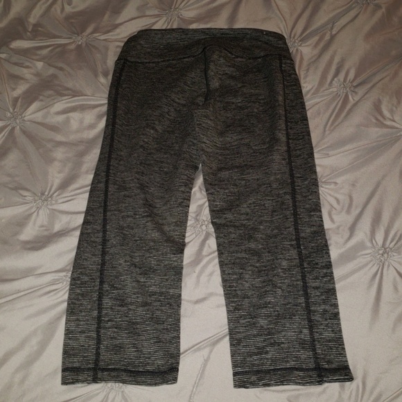 Old Navy Activewear Capris - Picture 6 of 8
